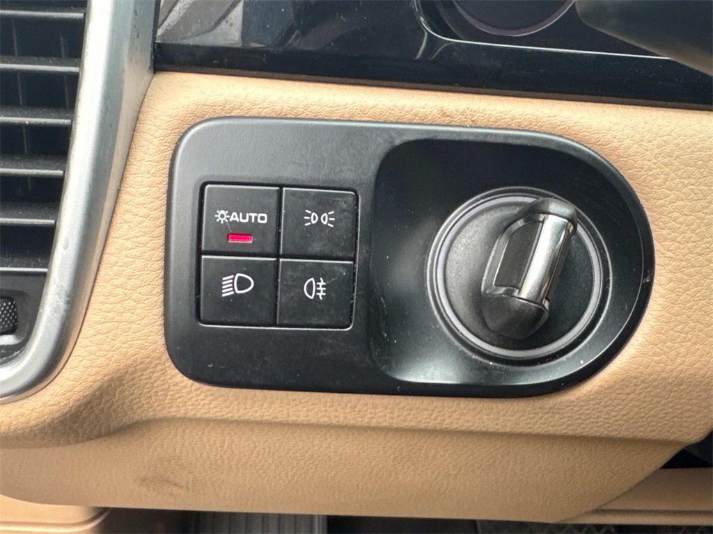 2022 Porsche Cayenne Base photo 22