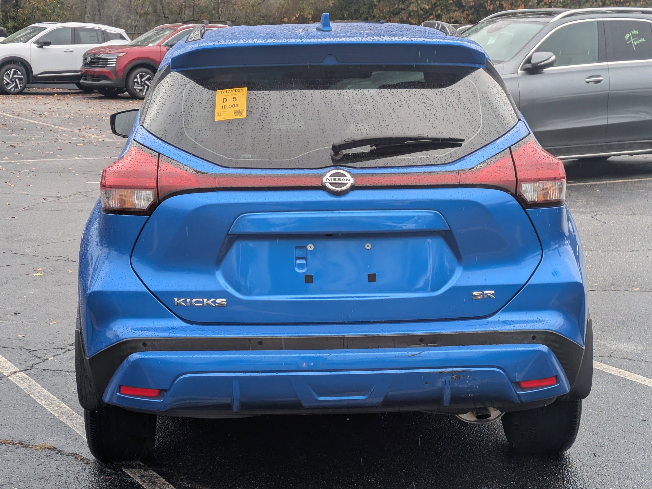 2021 Nissan Kicks SR photo 4