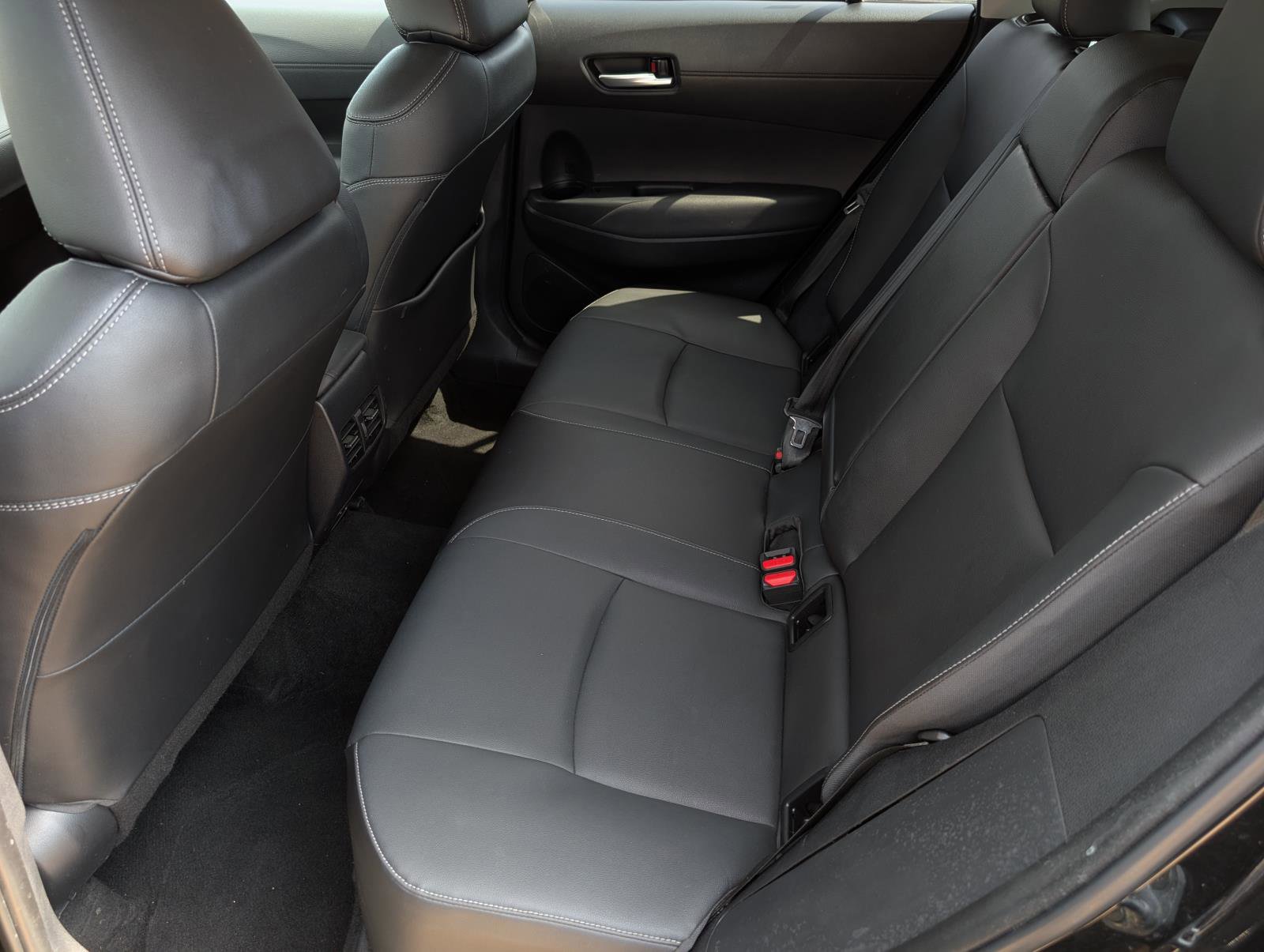 2022 Toyota Corolla Cross XLE photo 29