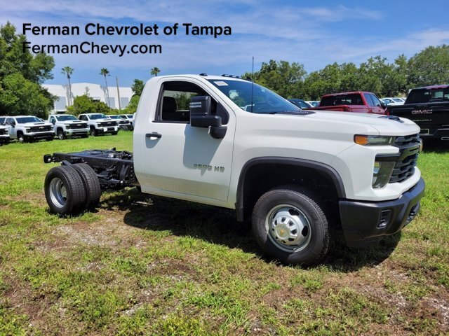 2024 Chevrolet Silverado 3500HD Work Truck's photo