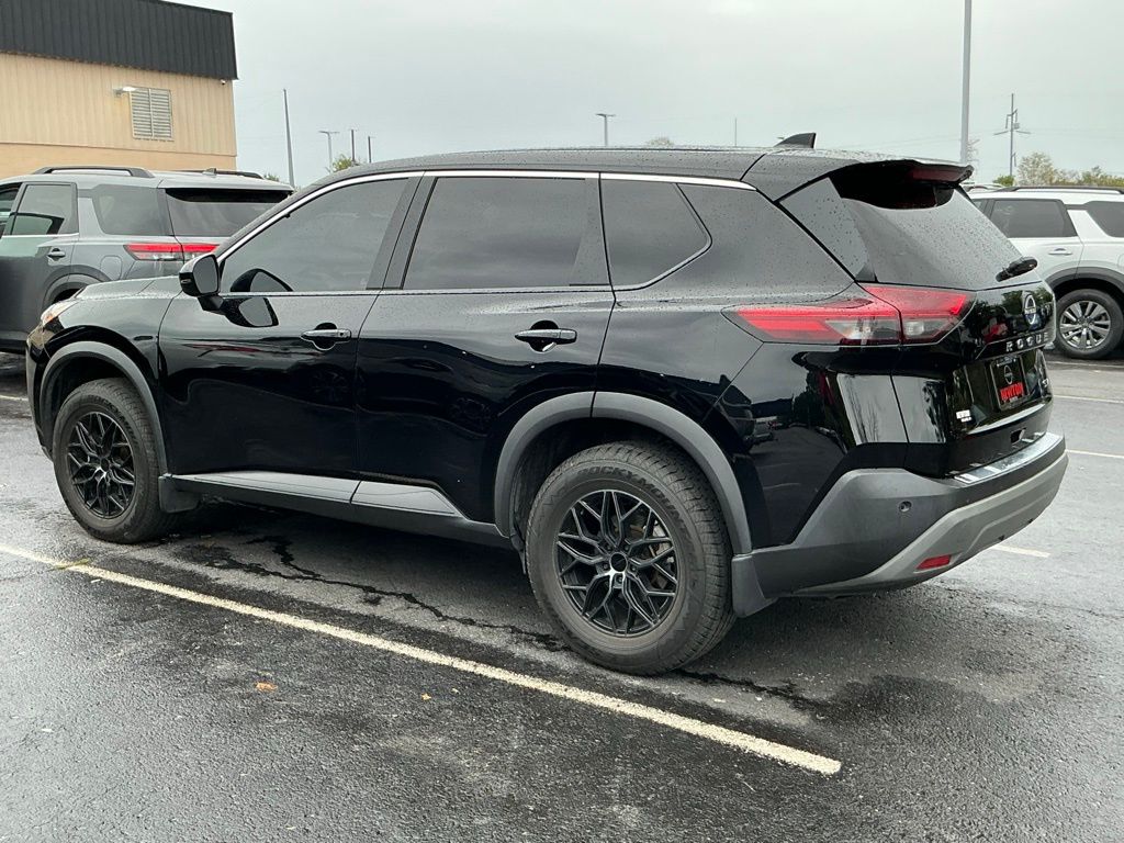 2023 Nissan Rogue SV photo 4