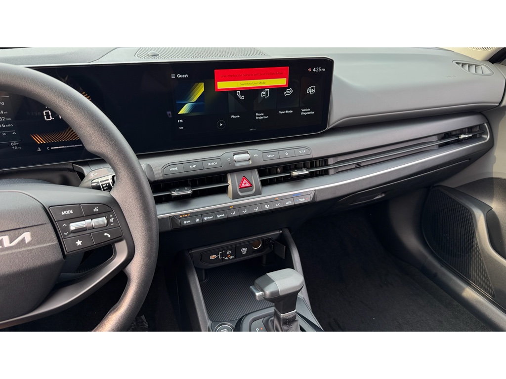 2025 Kia K4 LXS photo 10