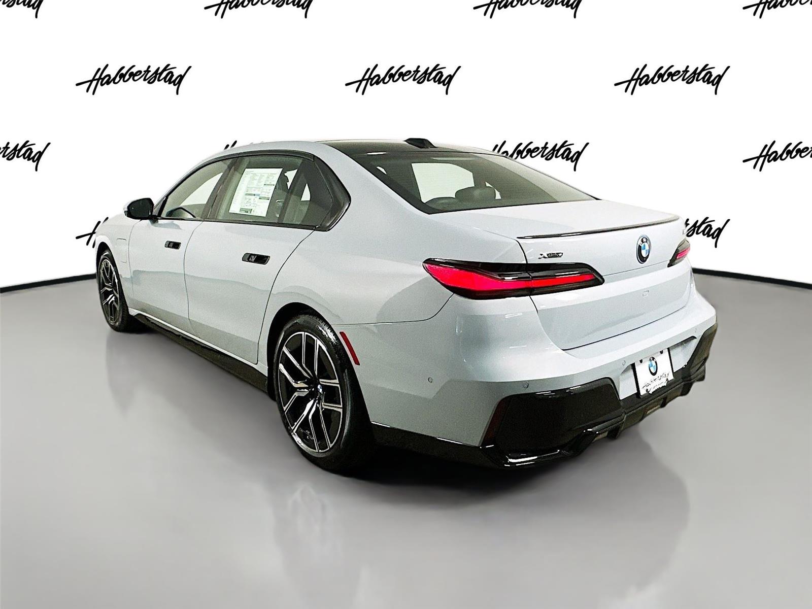 2026 Bmw 750e photo 5