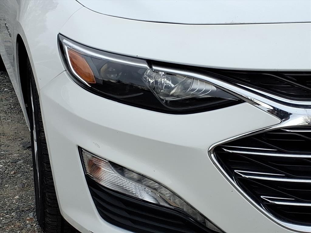 2024 Chevrolet Malibu 1LT photo 3