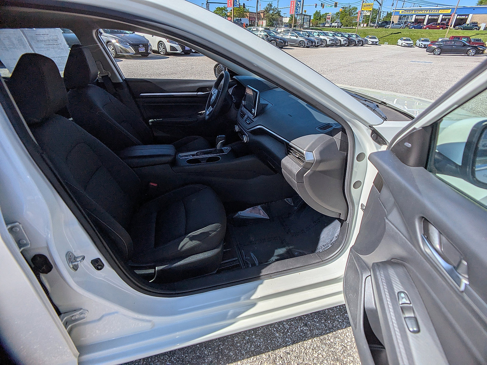 2022 Nissan Altima 2.5 SV photo 3