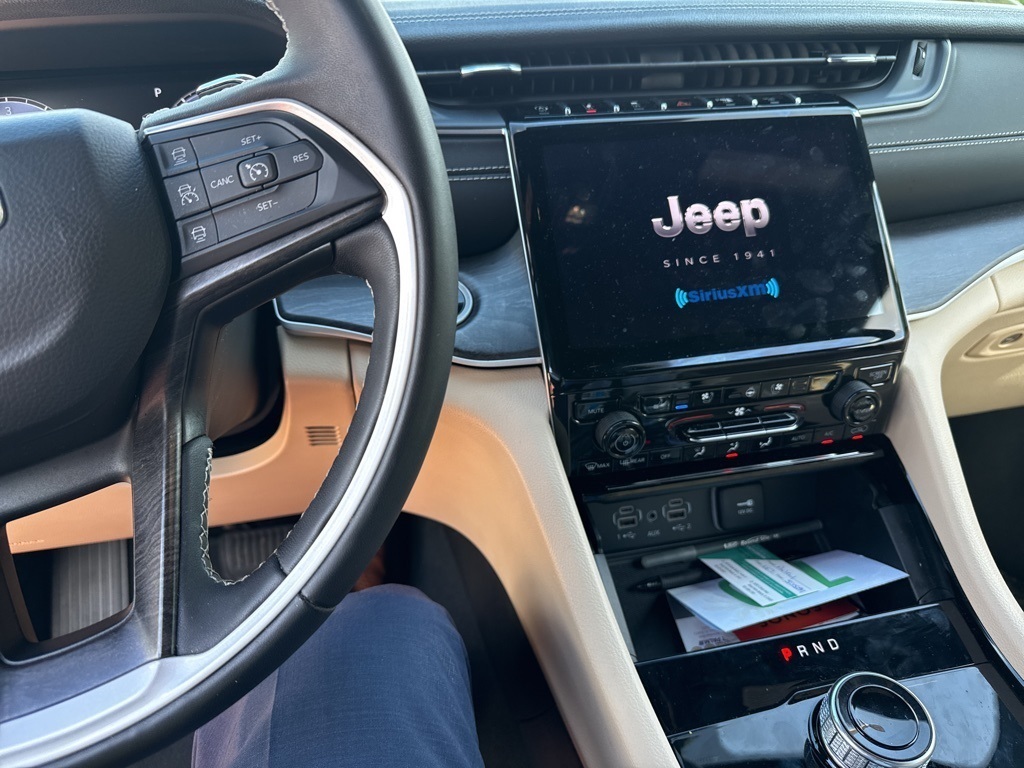 2023 Jeep Grand Cherokee Limited photo 4