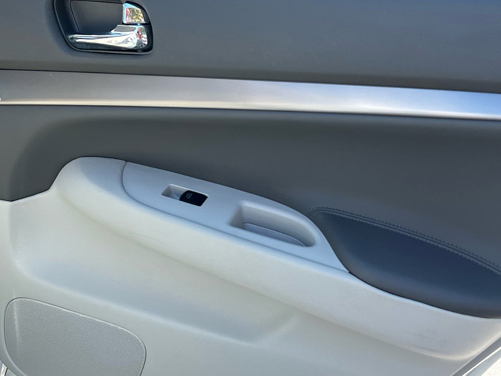 2013 Infiniti G37 Journey photo 23