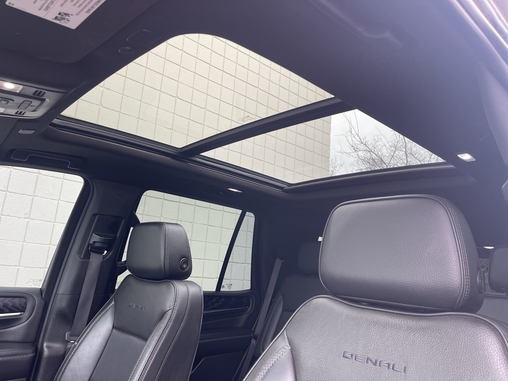 2022 Gmc Yukon Denali photo 9