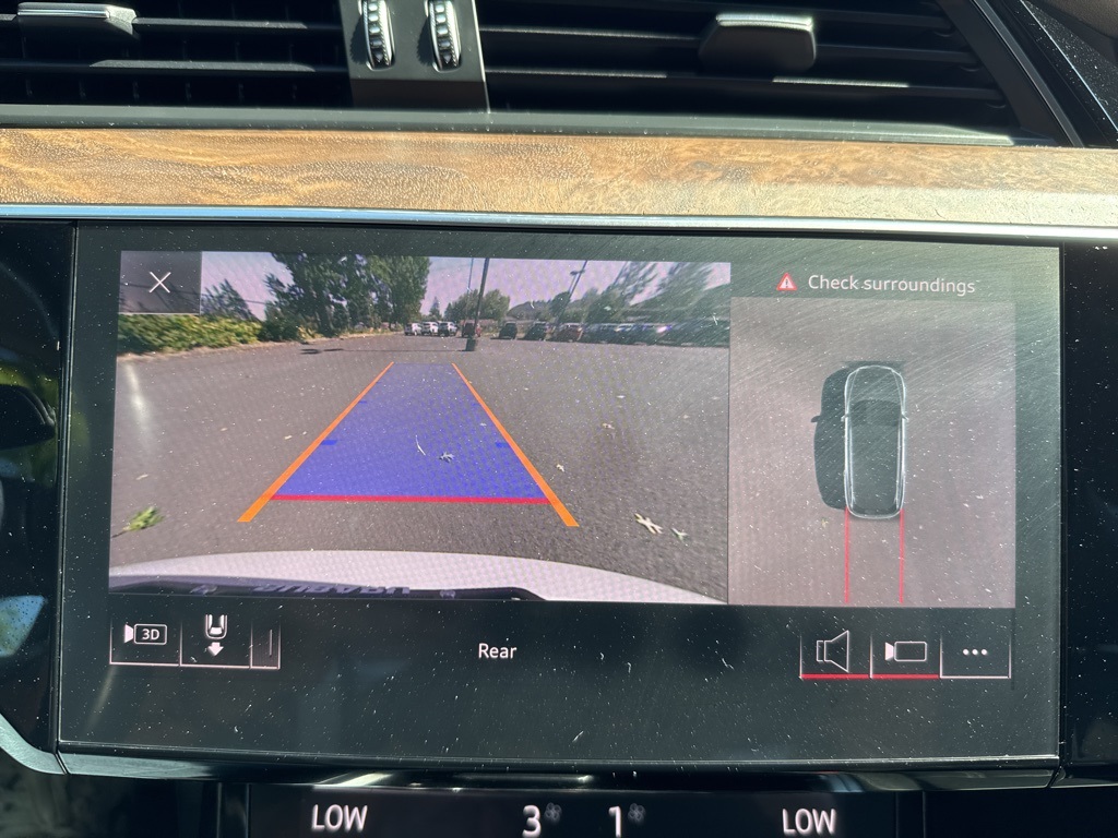 2019 Audi e-tron Premium Plus photo 49