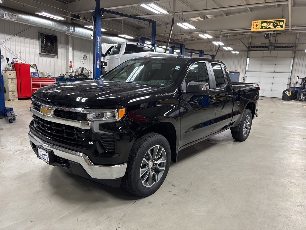2026 Chevrolet Silverado LT's photo