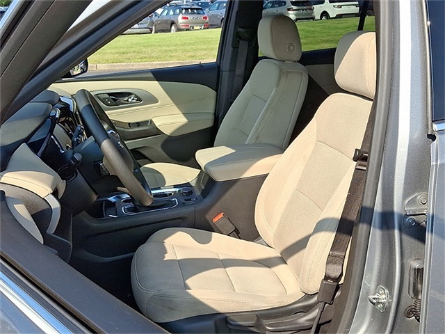 2023 Chevrolet Traverse LS photo 15