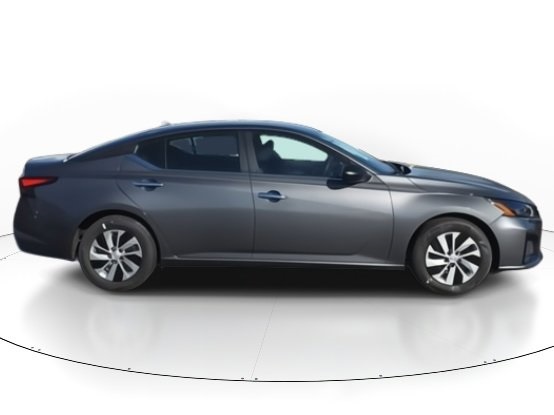 2025 Nissan Altima 2.5 S photo 2