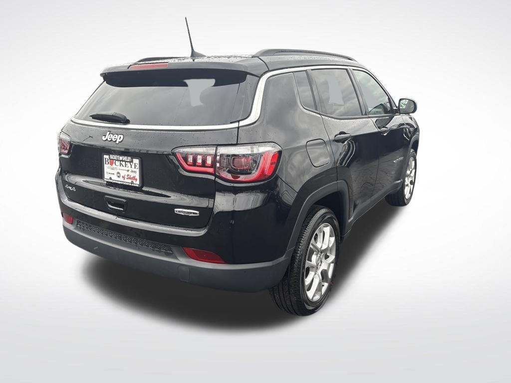 2022 Jeep Compass Latitude Lux photo 4