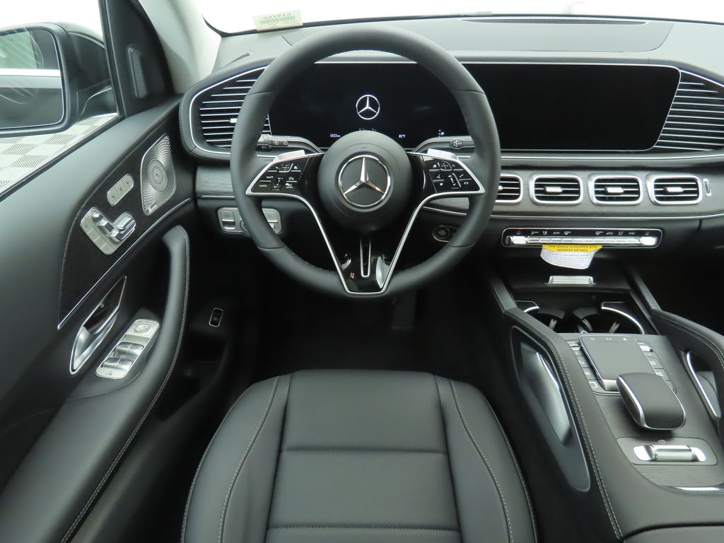 2026 Mercedes Benz GLS 450 4MATIC photo 9