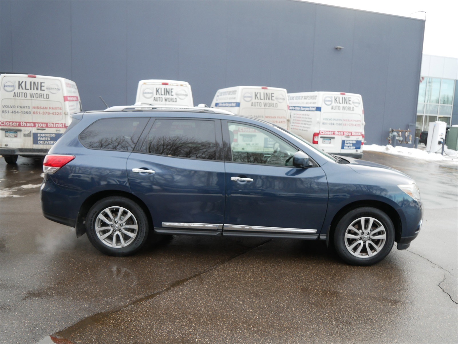 Used 2015 Nissan Pathfinder SL with VIN 5N1AR2MM5FC627461 for sale in Maplewood, Minnesota