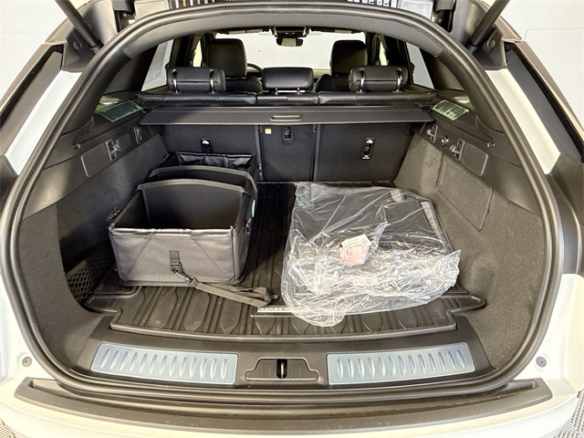2026 Land Rover Range Rover Velar SE photo 26