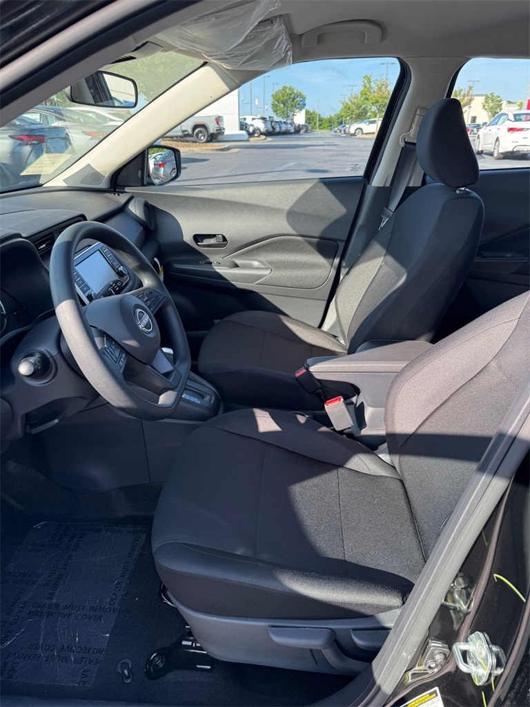 2025 Nissan Kicks Play S photo 8