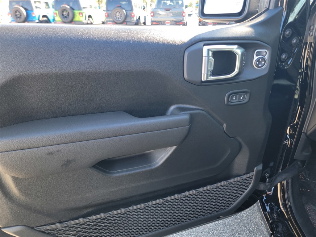 2025 Jeep Wrangler Sport S photo 8