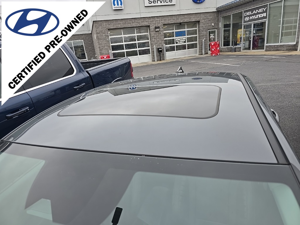 2023 Hyundai Elantra Hybrid Limited photo 2