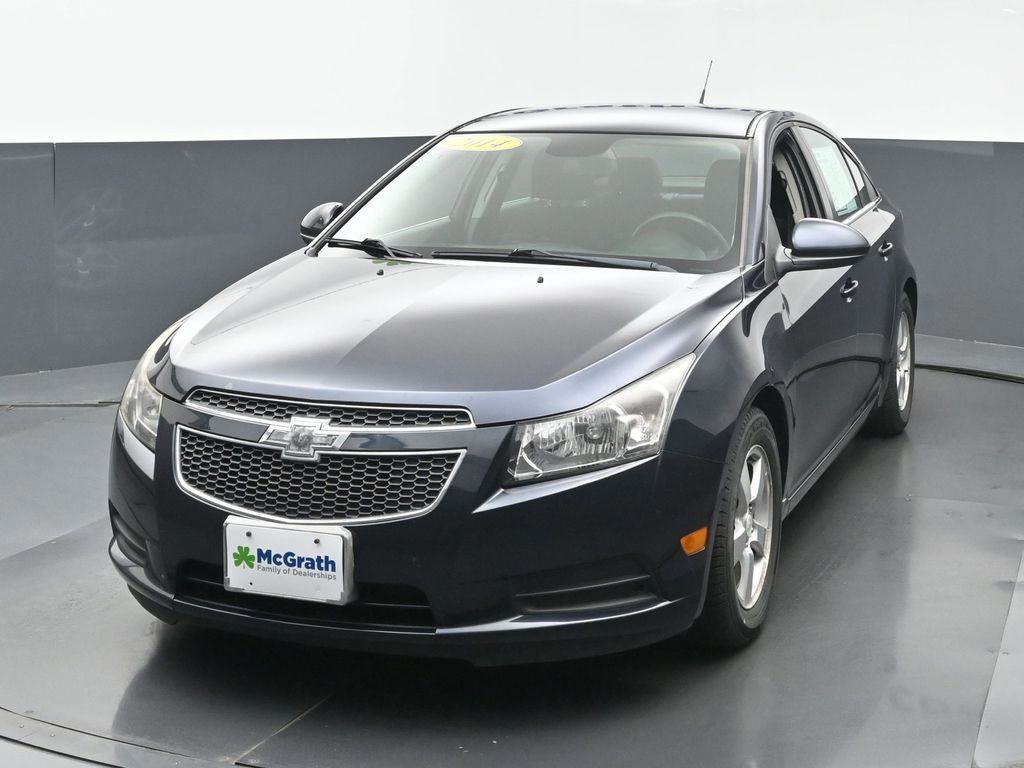 2014 Chevrolet Cruze photo 3