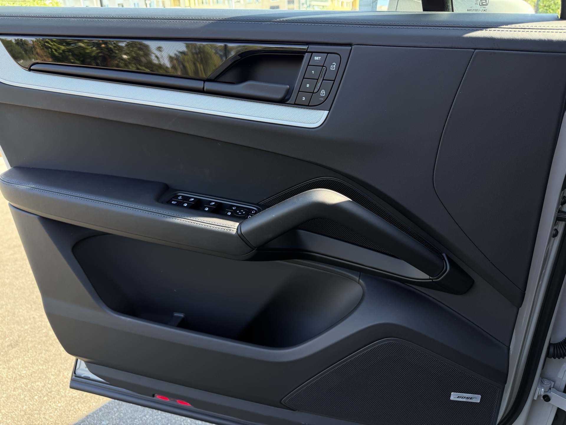 2025 Porsche Cayenne E-Hybrid Coupe photo 22