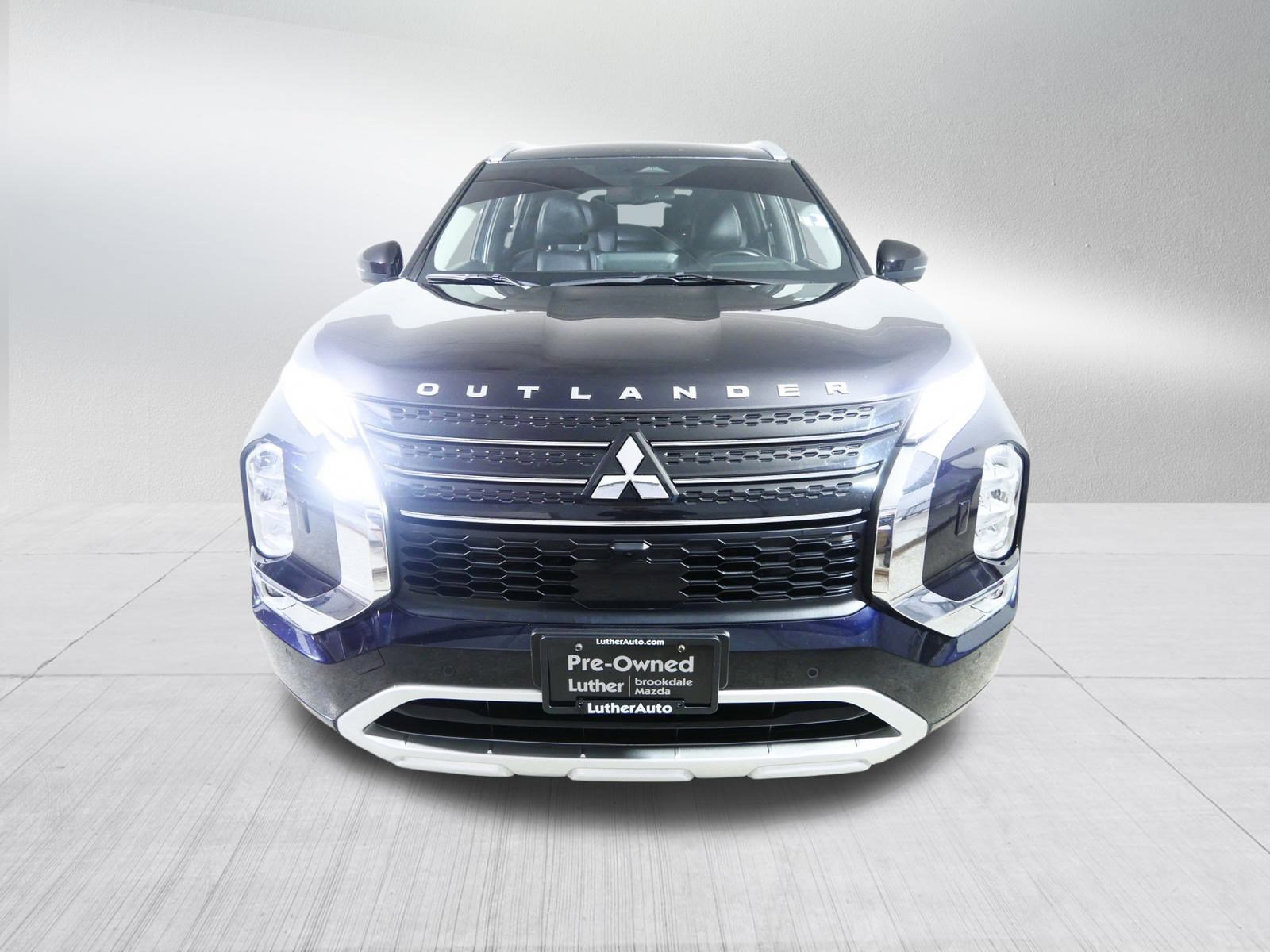 2022 Mitsubishi Outlander SEL photo 2