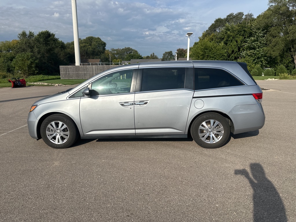 2016 Honda Odyssey EX photo 10
