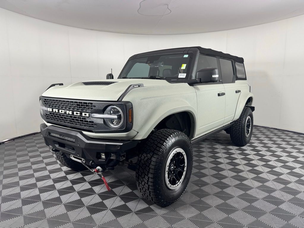 2021 Ford Bronco Badlands photo 2
