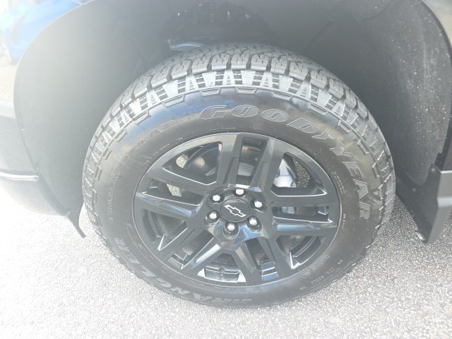 2025 Chevrolet Silverado 1500 RST photo 3