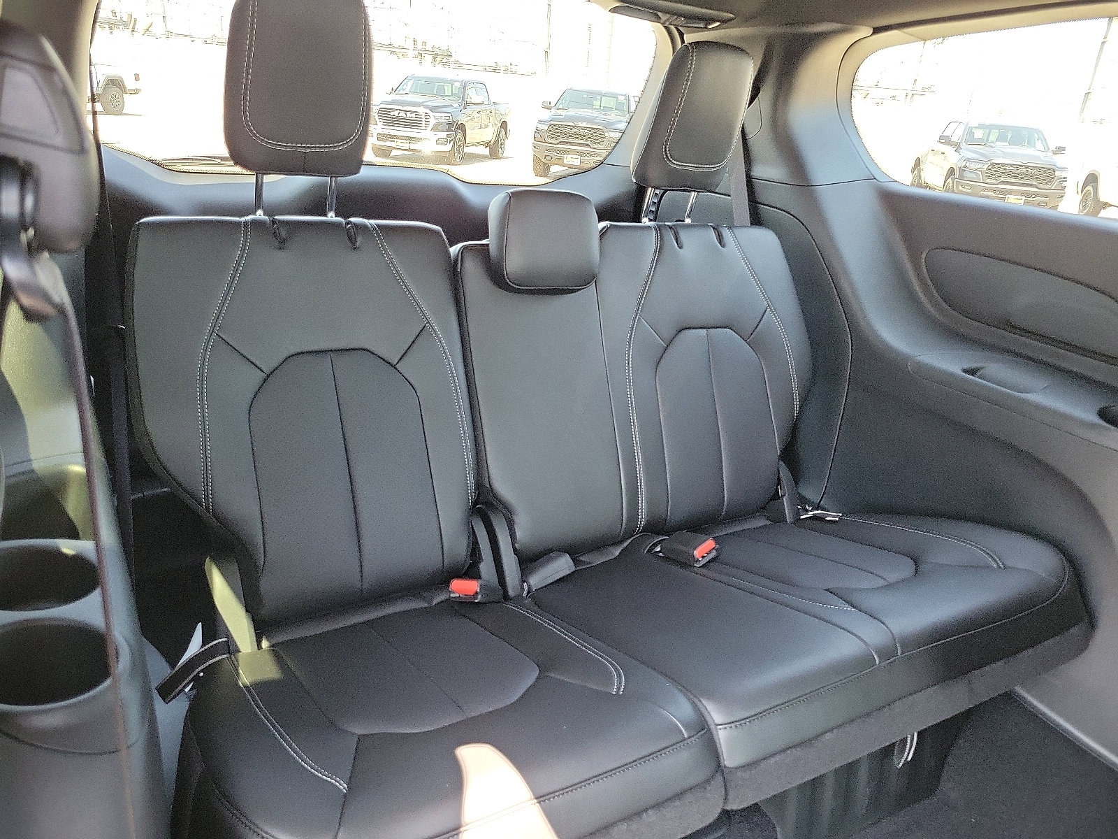 2026 Chrysler Pacifica photo 13