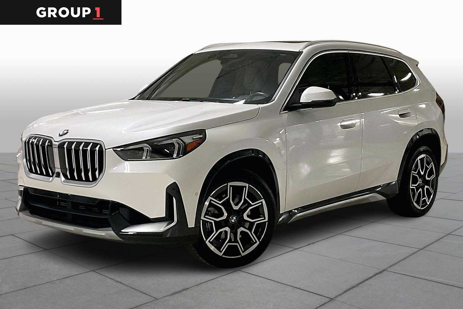 2025 BMW X1 28i's photo