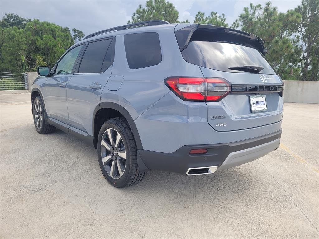 2025 Honda Pilot Touring photo 5