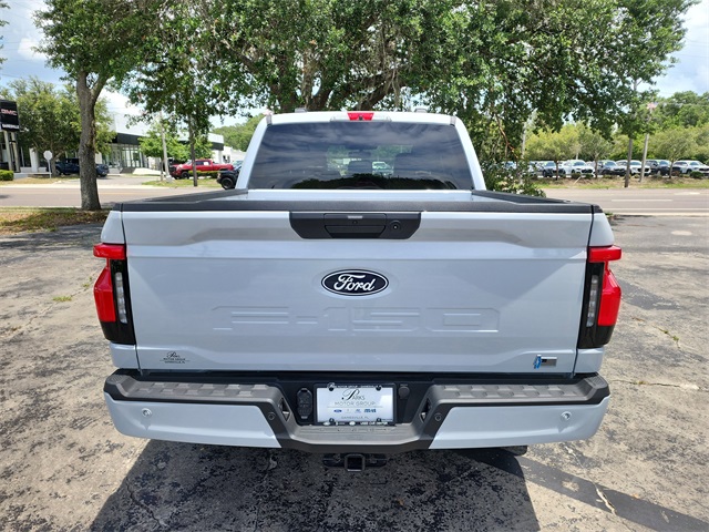 2025 Ford F-150 Lightning photo 4