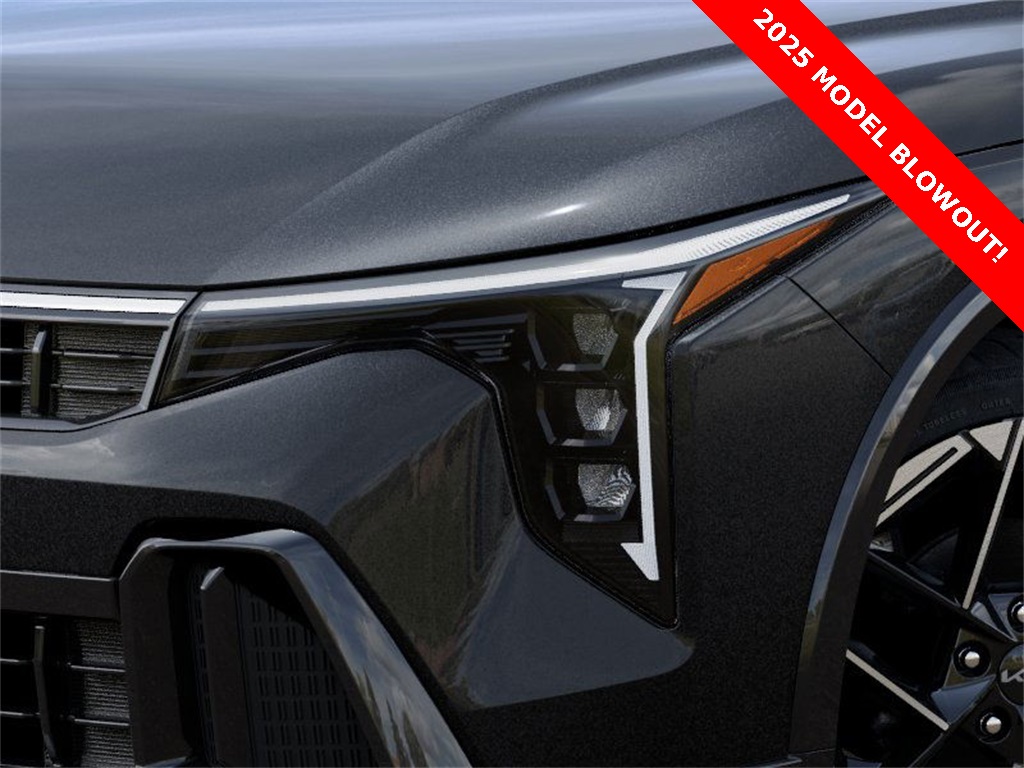 2025 Kia K4 GT-Line photo 8