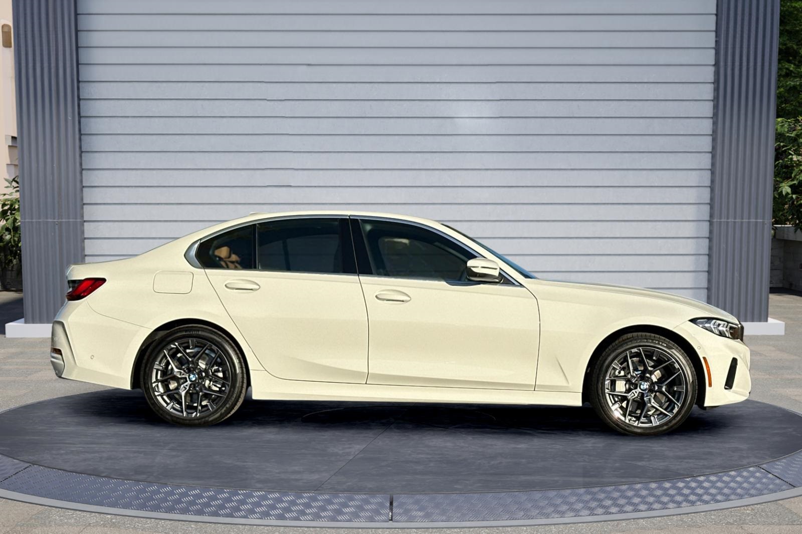 2026 Bmw 330i 3-Series photo 3