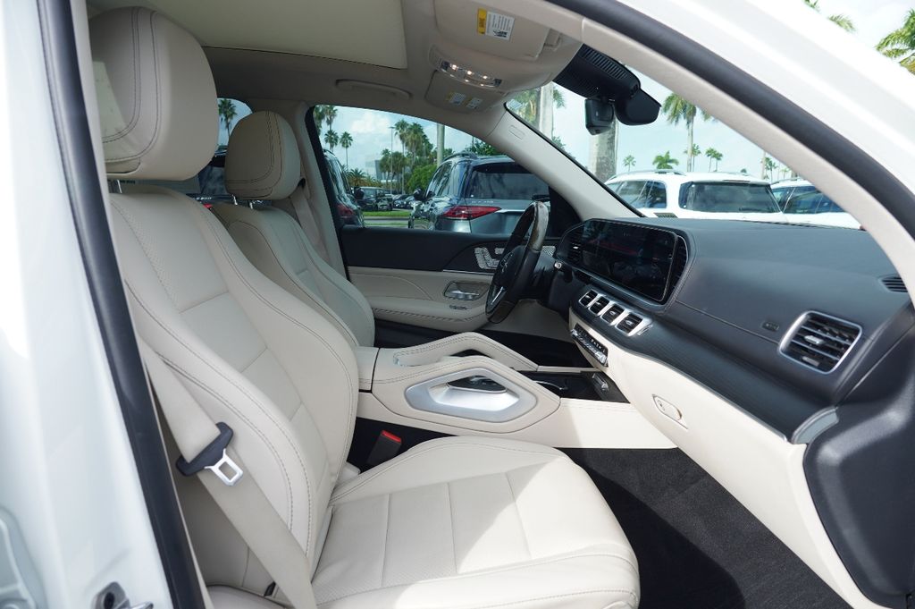 2023 Mercedes Benz GLS 450 4MATIC photo 8