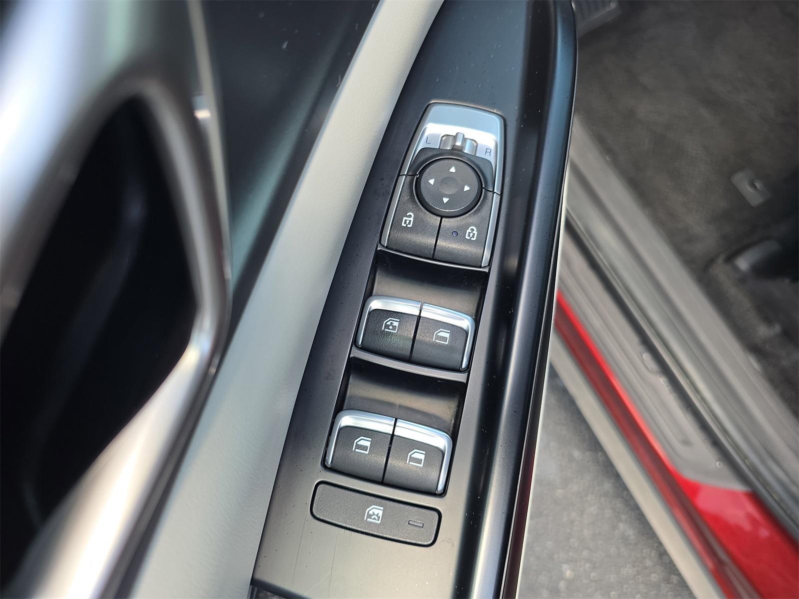2024 Kia Carnival LX photo 14