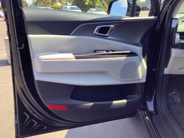 2022 Kia Carnival LX photo 7