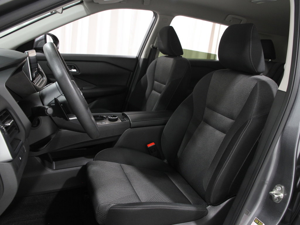 2024 Nissan Rogue SV photo 4
