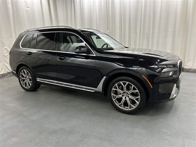 2024 BMW X7 40i's photo