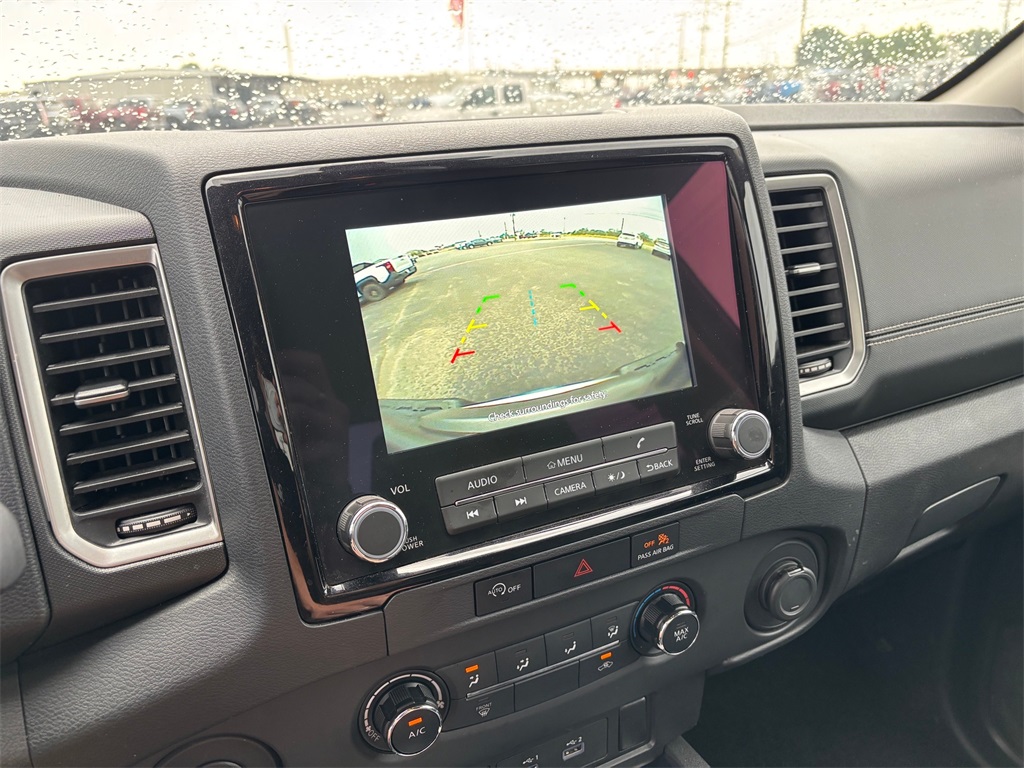 2023 Nissan Frontier SV photo 14