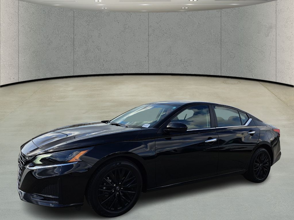 2025 Nissan Altima SV's photo