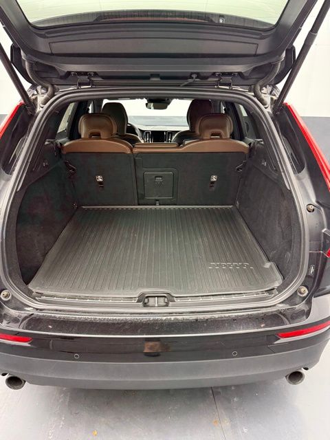 2021 Volvo XC60 T5 Momentum photo 55