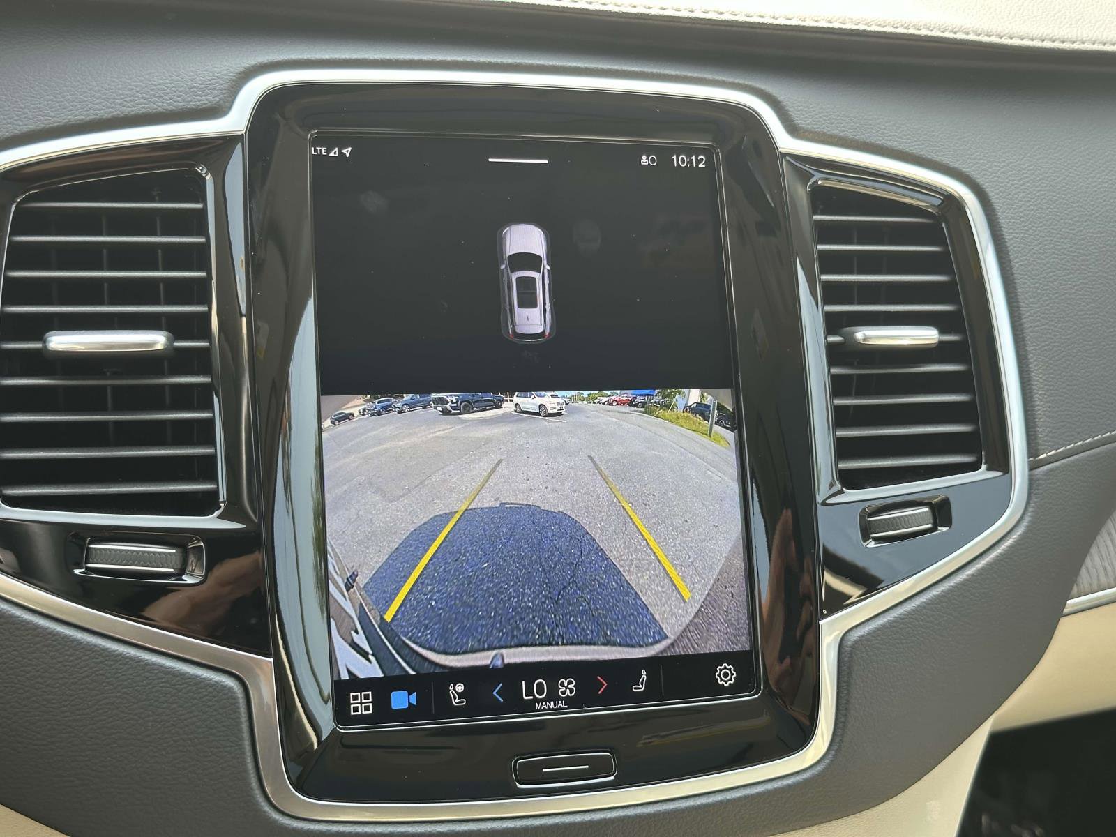 2023 Volvo XC90 Ultimate photo 3