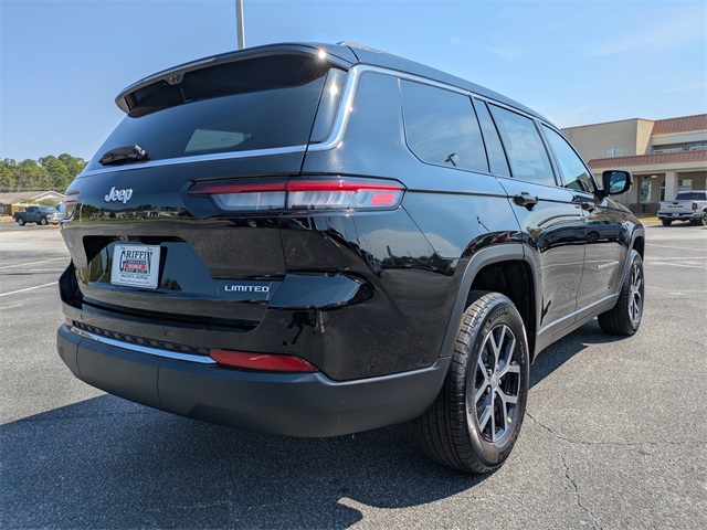 2025 Jeep Grand Cherokee Limited photo 3