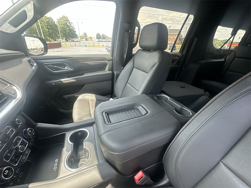 2024 Chevrolet Suburban High Country photo 19