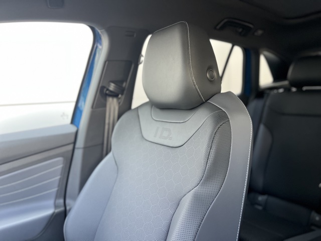 2025 Volkswagen ID.4 Pro Plus photo 41