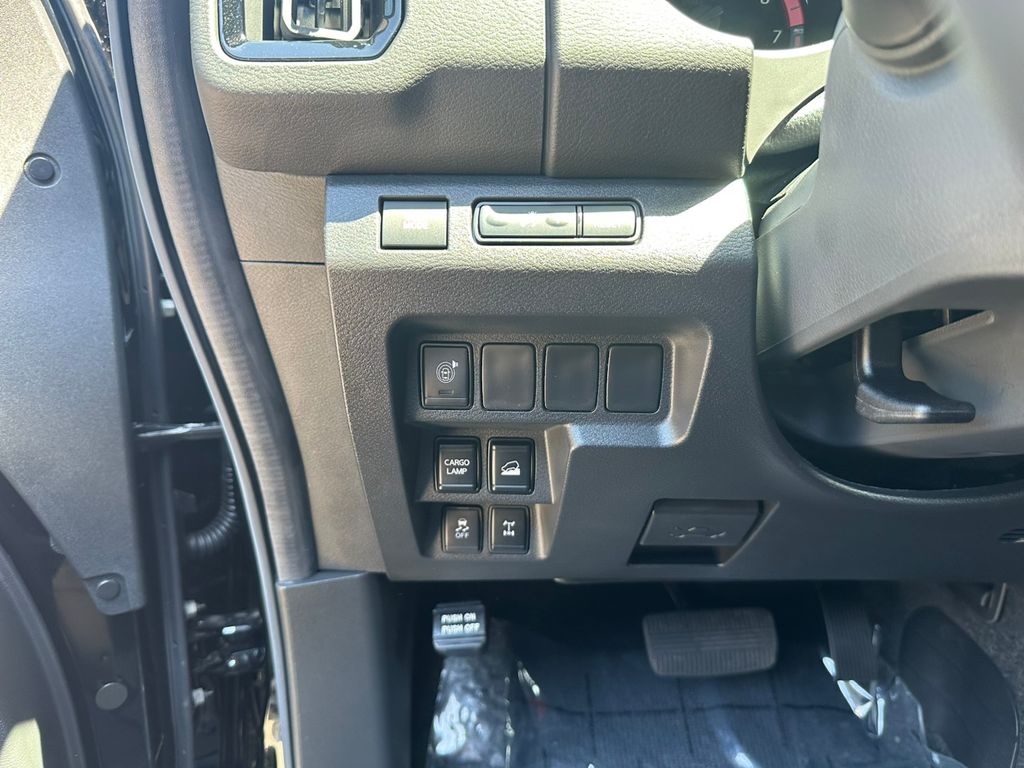 2025 Nissan Frontier PRO-4X photo 15