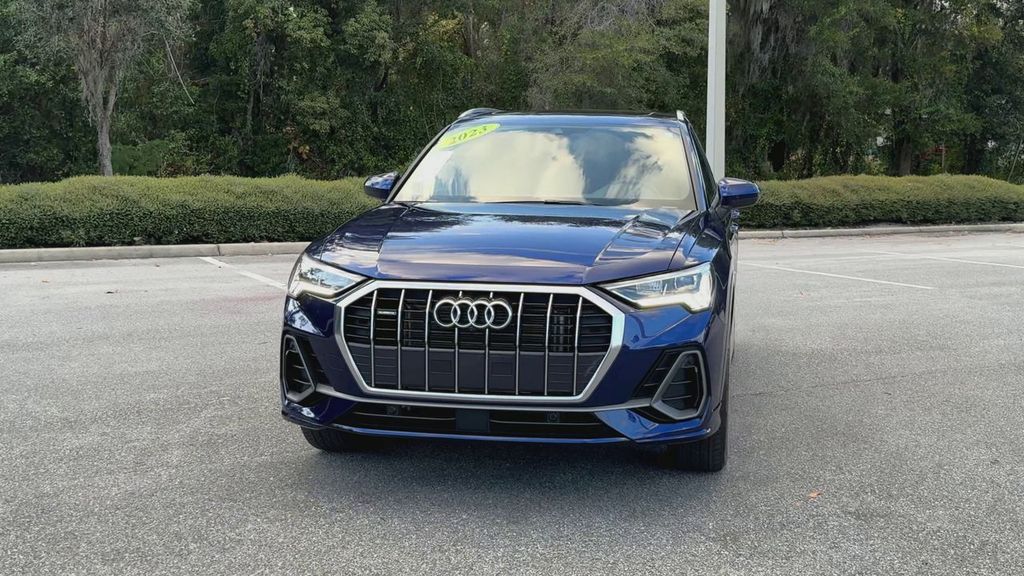 2023 Audi Q3 Premium Plus 45 TFSI photo 3