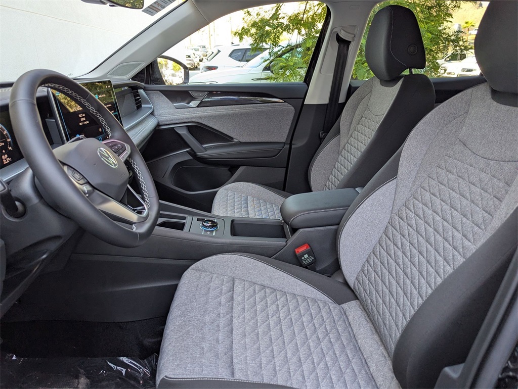 2025 Volkswagen Tiguan S photo 12